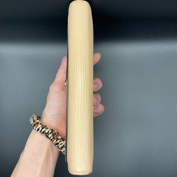A cond Louis Vuitton Portefeuille Sarah Epi Long Wallet - ivory - Picture 9 of 12